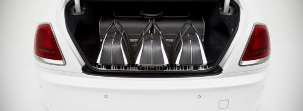 Для клиентов Rolls-Royce приготовили багажный набор по цене автомобиля