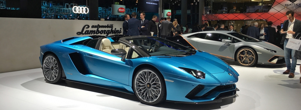Lamborghini представил Aventador S «с крышей в багажнике»