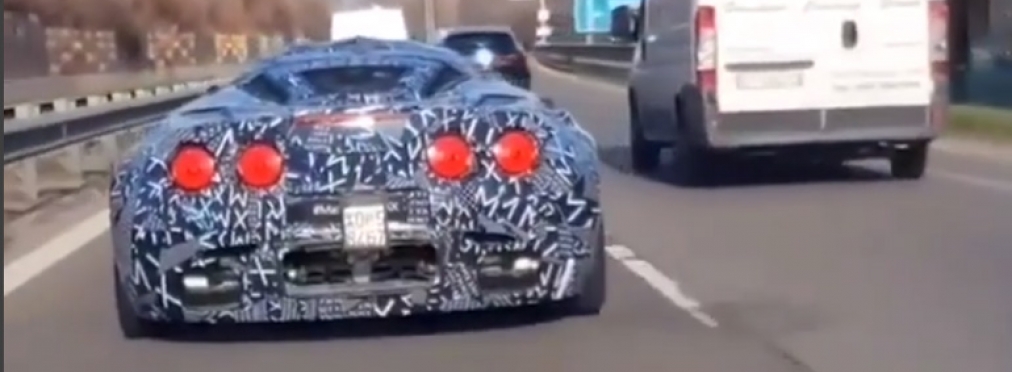 Maserati тестирует очень странно закамуфлированный суперкар