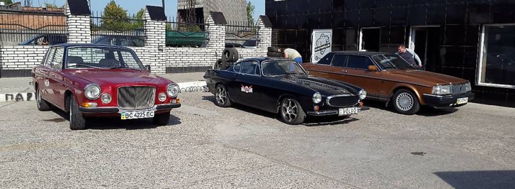 Украинец выставил на продажу коллекцию ретро-Volvo