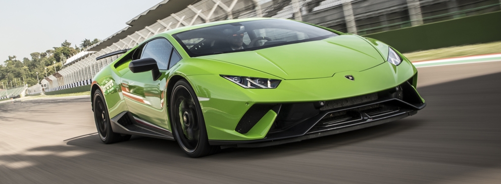 Водитель Lamborghini потерял управление автомобилем на скорости 320 км в час