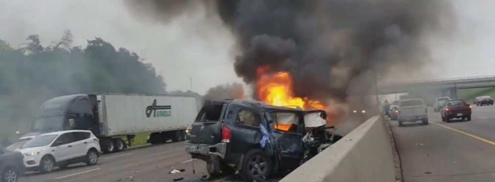 Неадекватный водитель устроил ад на трассе в США