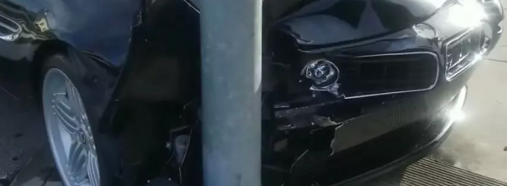 Угонщик разбил редкий BMW Z8 за 500тыс. долларов (ВИДЕО)