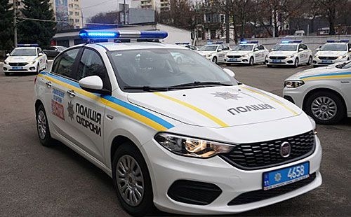 Полиция осваивает новые патрульные автомобили