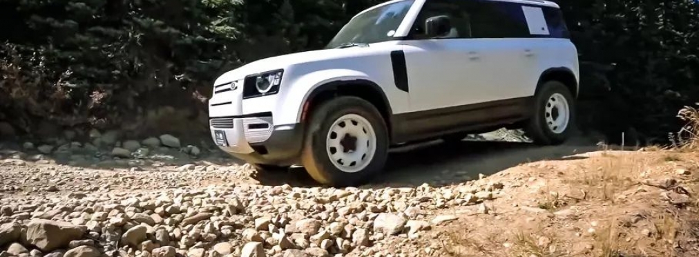 Новый Land Rover Defender сломался на второй день эксплуатации (видео)