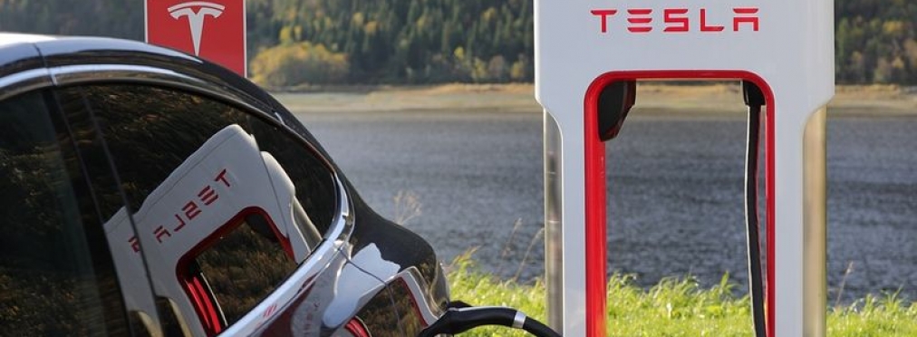 В Украине начнут строить скоростные зарядные станции Tesla