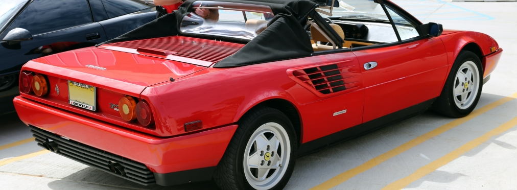 На дорогах Украины замечен уникальный Ferrari Mondial Cabriolet