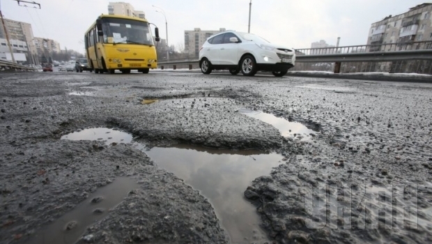 За 5 дней в Украине отремонтировали дороги, потратив 255 млн.грн