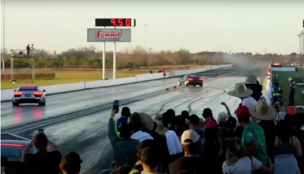 Жесткая авария Audi R8 на гонках (видео)