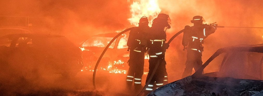 Владельцев сожженных вандалами машин «утешат» новыми «Мерседесами»