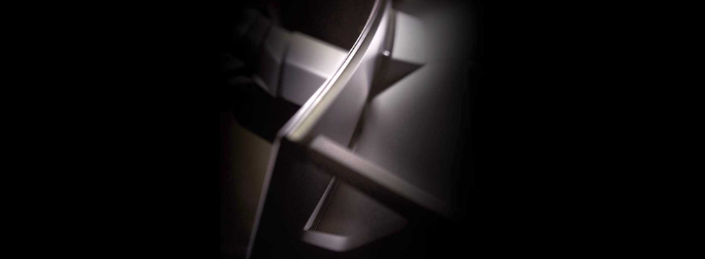 BMW поделилась первым фото электрокара iNext
