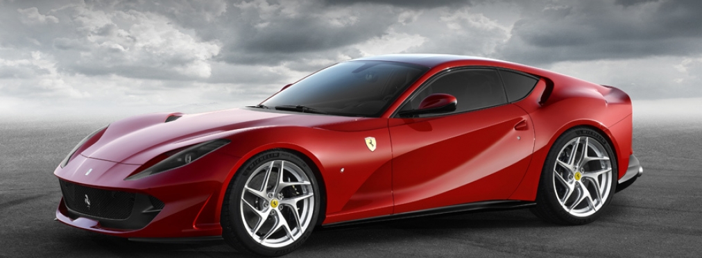 Минута славы: владелец Ferrari хотел похвастаться, а вместо этого получил разбитый суперкар