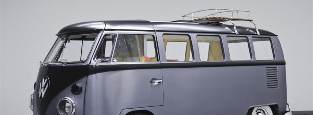 Знаменитый «хиппибас» Volkswagen превратили в автомобиль из «Назад в будущее»
