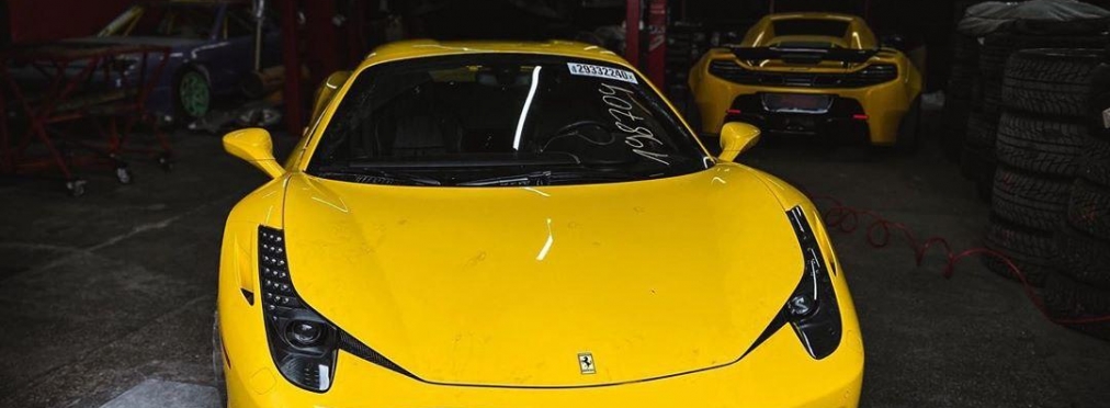 В Украину прибыл суперкар Ferrari с непростой судьбой