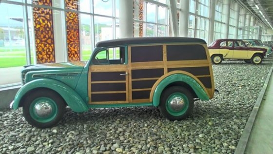 В Сети показали уникальное советское авто с деревянным кузовом