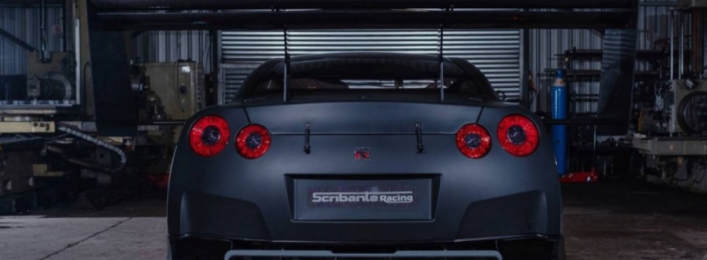Nissan GT-R превратили в летучий бульдозер