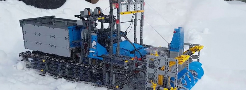 Из Lego собрали рабочую снегоуборочную машину