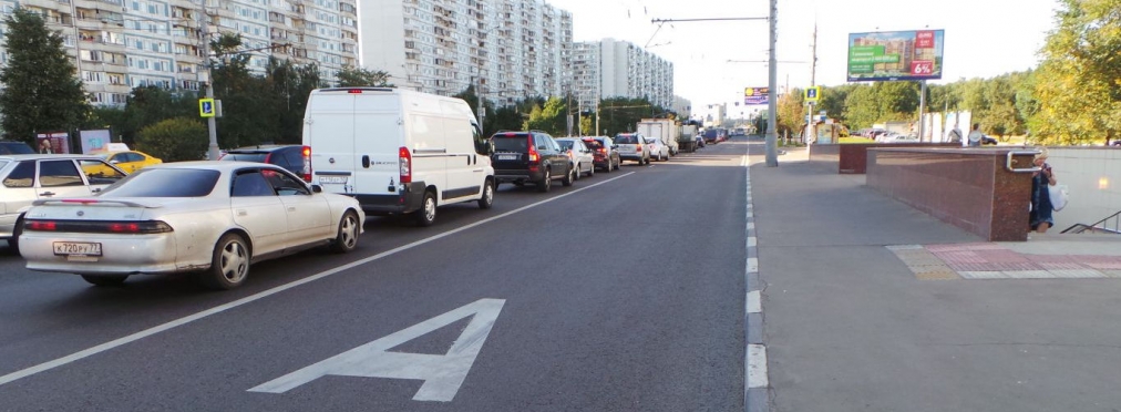 «Удивительная» покорность: украинские водители перестали занимать полосы для общественного транспорта