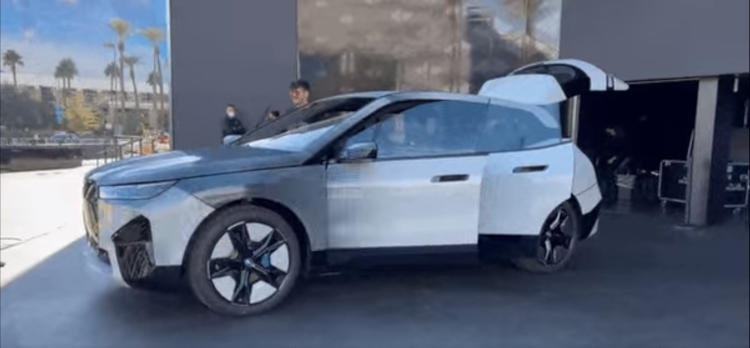 BMW показала технологию моментальной смены цвета кузова (видео)