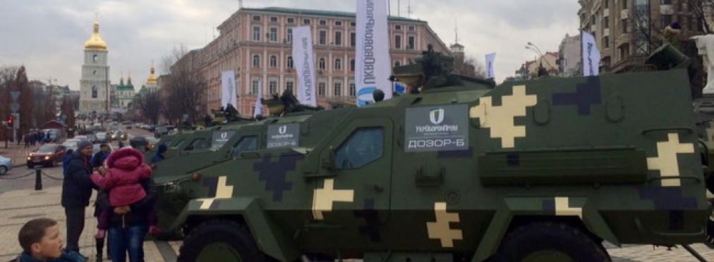 Прямо под окрытым небом: в Киеве прошла выставка бронетехники