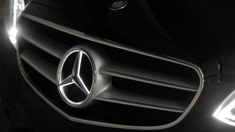 Mercedes-Benz вывел на тесты необычный прототип