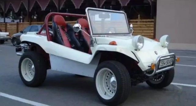 Украинский умелец превратил старый горбатый Запорожец-968 в уникальный автомобиль-сафари