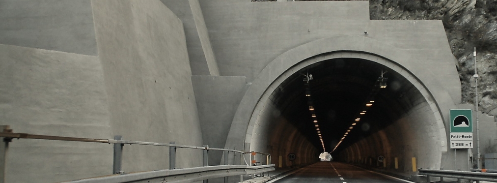Необычный грузовик способен за сутки построить тоннель