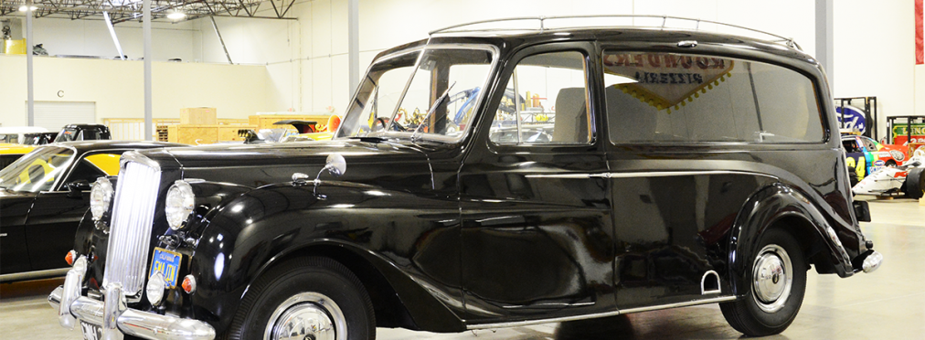 На аукцион выставили раритетный лимузин, принадлежавший Джону Леннону