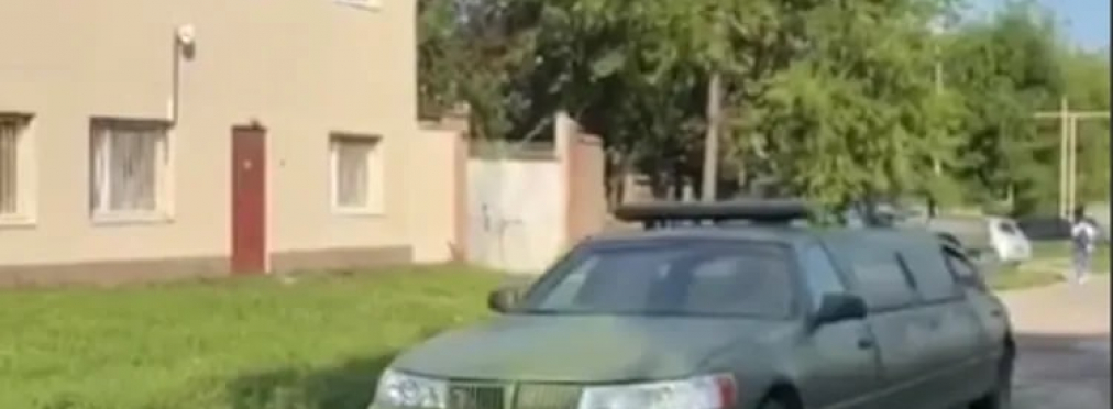Неравнодушный житель Харькова передал на нужды ВСУ роскошный лимузин (+Видео)