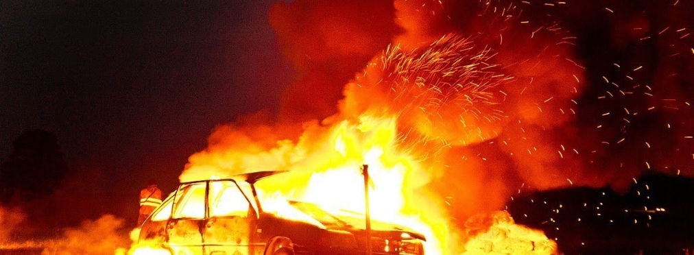 В Украине массово поджигают автомобили (видео)