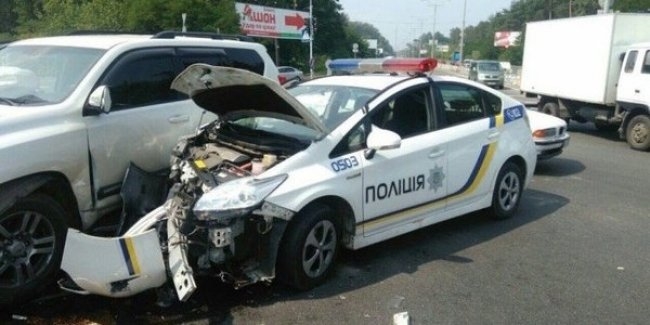 Сколько автомобилей разбили киевские патрульные за полтора года