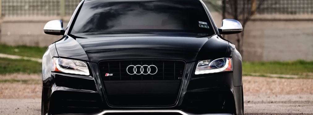 Владелец Audi S5 «привязал сына к машине и газанул»