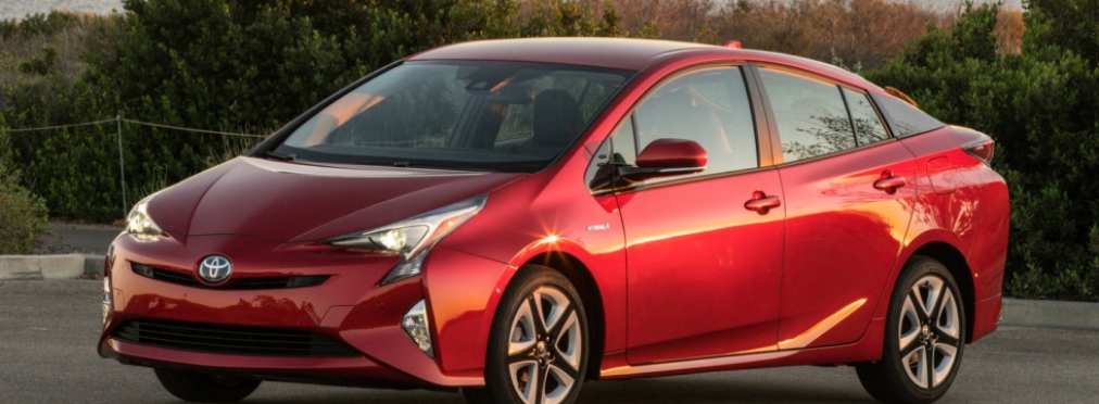 Toyota объявила гранидозный отзыв «Приусов»