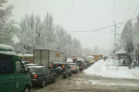 Трассы Украины практически остановились - пробки достигают 9 баллов