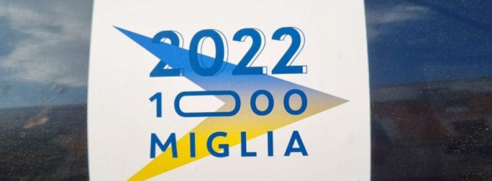 Гонка Mille Miglia 2022 проходит под украинскими флагами