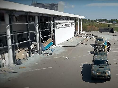 Что осталось от салона BMW в Харькове (фото, видео)