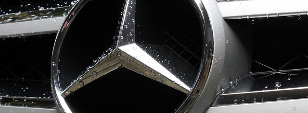 Необычное купе Mercedes-Benz заметили на тестах