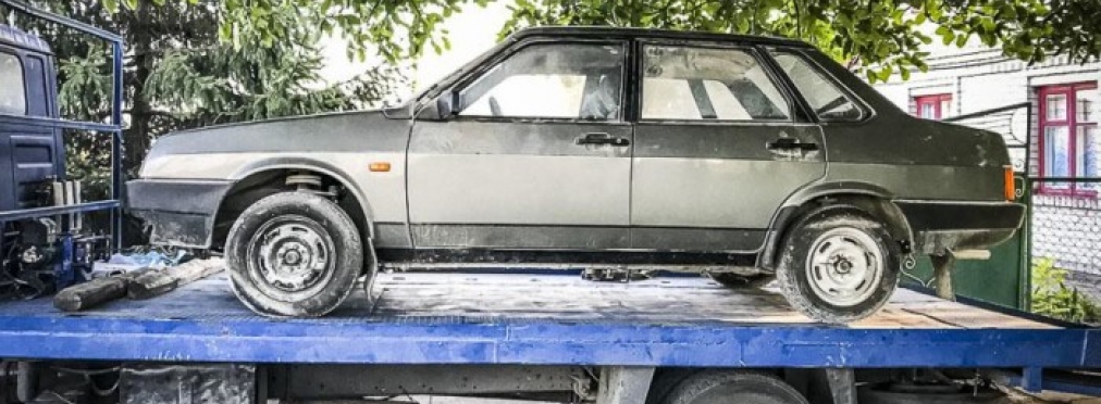 В Украине обнаружили ВАЗ-21099, который четверть века простоял в гараже»