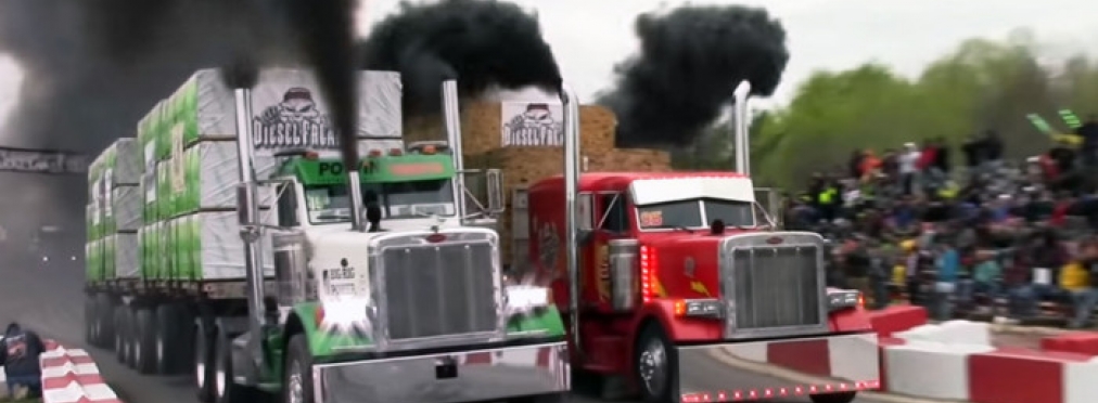 45-тонные грузовики устроили умопомрачительную дрэг-гонку