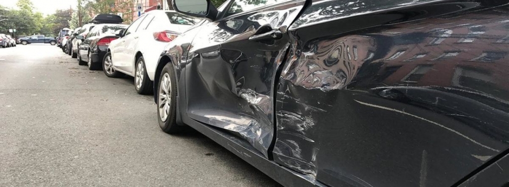 Подвыпивший водитель одним махом повредил 36 припаркованных автомобилей