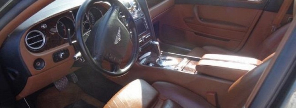 На продажу выставили роскошный Bentley по цене VW Golf