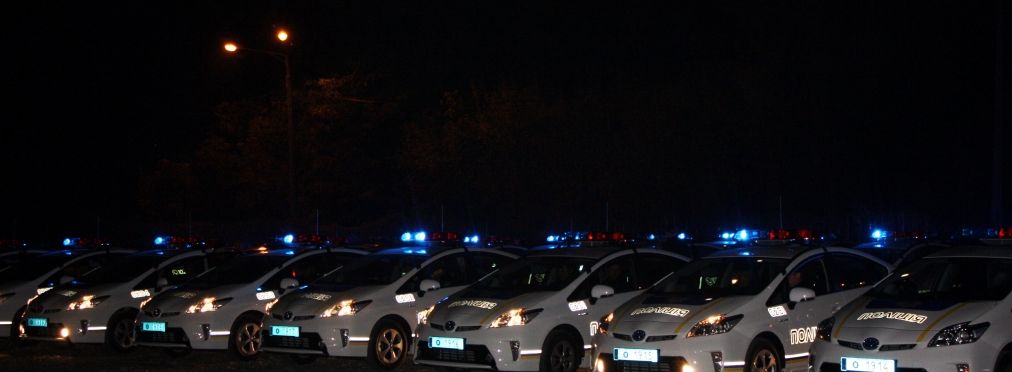 Полицейские ночью устроили стрит-рейсинг на патрульных авто