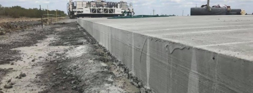 Появились фото первых 100 метров бетонной дороги Кропивницкий – Николаев