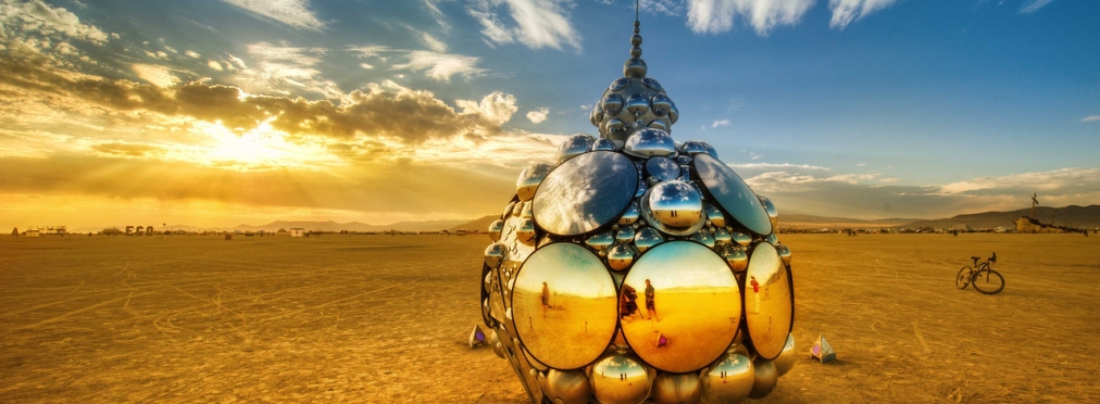 Лучшие автомобильные произведения искусства на фестивале Burning Man 2015