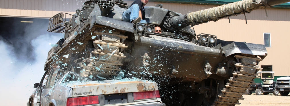 «На войне как на войне»: танкист спас десятки человеческих жизней на дороге