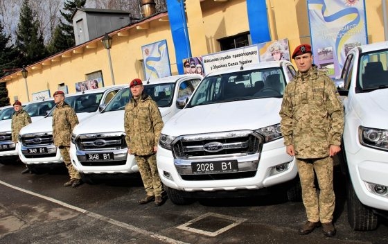 Украинские военные получили новые автомобили из Канады