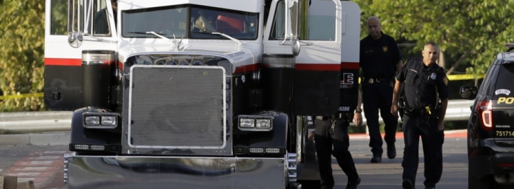 Запертому в грузовике мужчине пришлось «спасаться от жары антифризом»