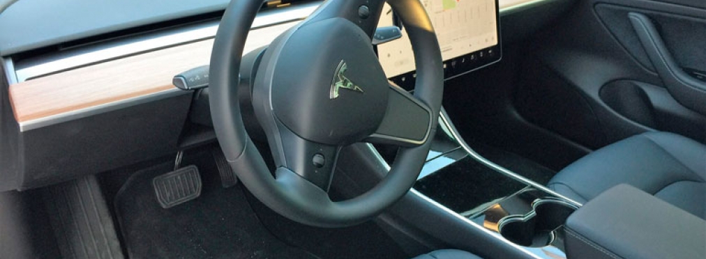 Tesla снижает цену на электромобиль Model 3