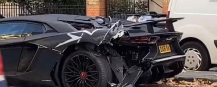 ДТП на 300 тысяч долларов: неизвестный протаранил «бриллиантовый» Lamborghini и скрылся с места аварии