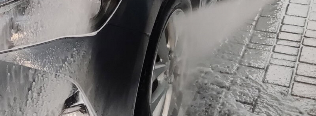 Эксперты рассказал, нужно ли осенью мыть машину